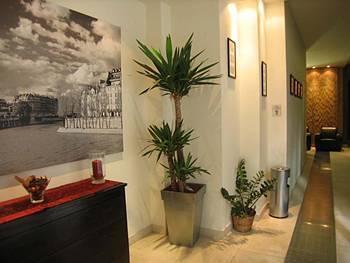 Residhotel Imperial Rennequin Aparthotel Paris